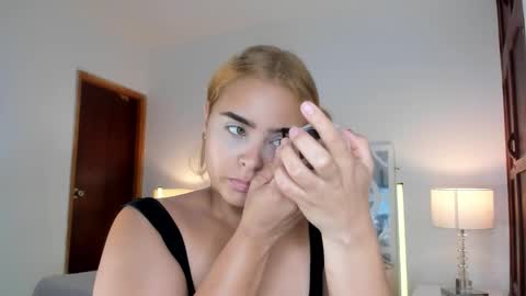 Mikaela blondie bigass online show from 01.16.26