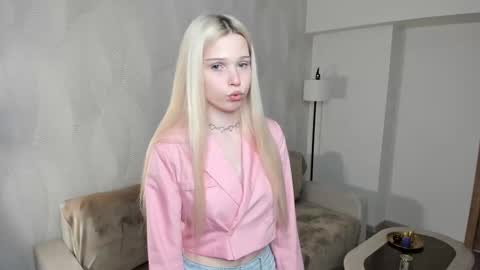 Snapshot of mikaelataron chatting on 12.01.25 Angel girl online show from 12.01.25