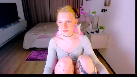 mikaella_nicole online show from 06.18.26