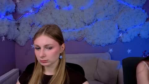 Snapshot of mikameovv chatting on 04.29.26 Mika online show from 04.29.26