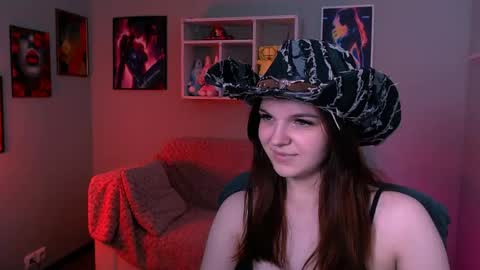 Snapshot of mikameovv chatting on 05.19.26 Mika online show from 05.19.26
