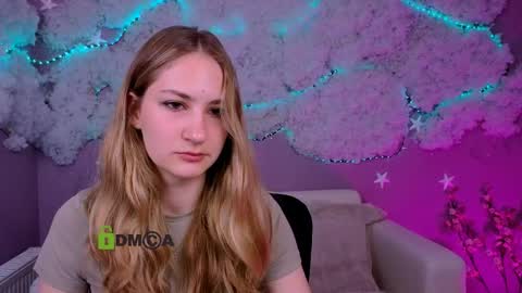 Snapshot of mikameovv chatting on 06.04.26 Mika online show from 06.04.26