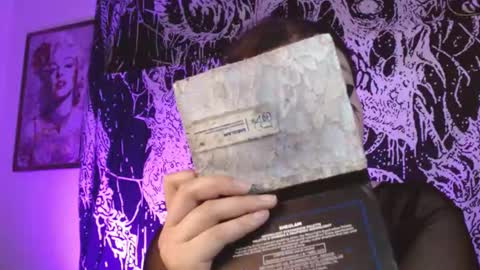 Mika online show from 12.21.25