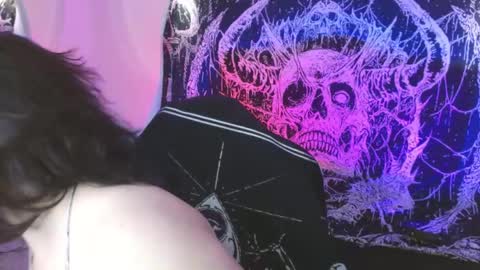 Snapshot of mikaskullcs chatting on 05.22.26 Mika online show from 05.22.26
