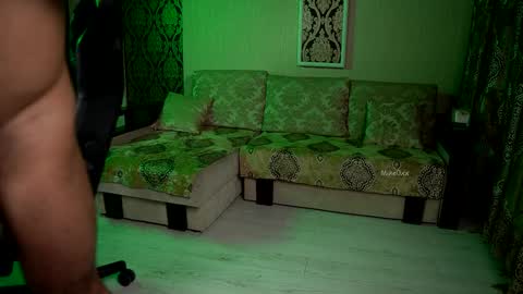 Snapshot of mike0xx chatting on 11.30.25 mike0xx online show from 11.30.25