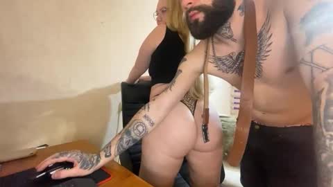 Snapshot of mike_and_anna_ chatting on 01.06.26 Mike and anna online show from 01.06.26