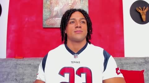 Snapshot of mike_estevess chatting on 12.15.24   online show from 12.15.24