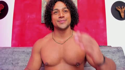 Snapshot of mike_estevess chatting on 12.19.24   online show from 12.19.24