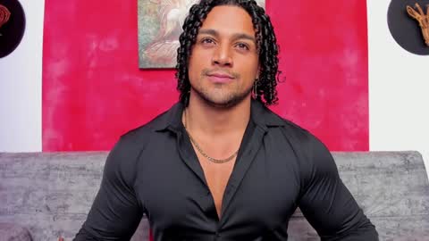 Snapshot of mike_estevess chatting on 12.23.24   online show from 12.23.24