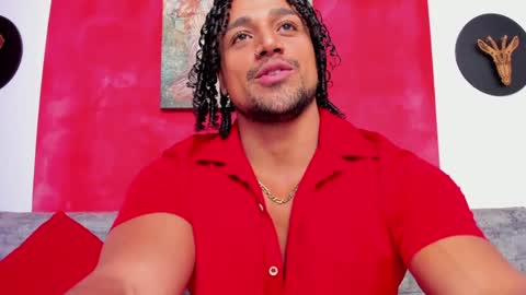 Snapshot of mike_estevess chatting on 12.28.24   online show from 12.28.24