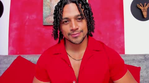 Snapshot of mike_estevess chatting on 12.28.24   online show from 12.28.24