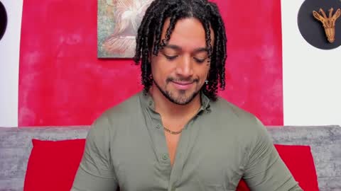 Snapshot of mike_estevess chatting on 01.03.25   online show from 01.03.25