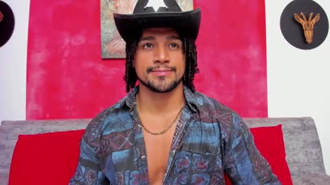 Snapshot of mike_estevess chatting on 01.11.25   online show from 01.11.25