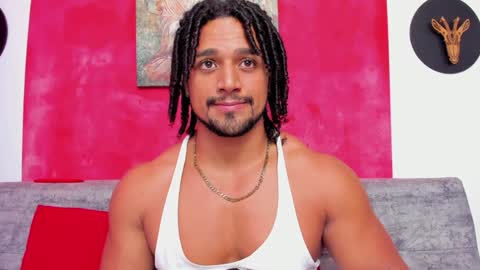 Snapshot of mike_estevess chatting on 01.12.25   online show from 01.12.25