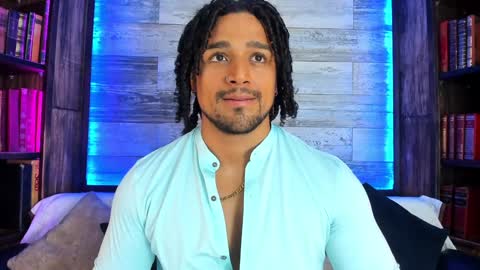 Snapshot of mike_estevess chatting on 01.25.25   online show from 01.25.25