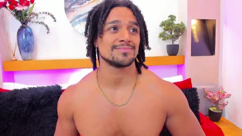 Snapshot of mike_estevess chatting on 01.30.25   online show from 01.30.25