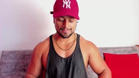 Snapshot of mike_estevess chatting on 02.10.25   online show from 02.10.25