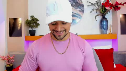 Snapshot of mike_estevess chatting on 02.19.25   online show from 02.19.25