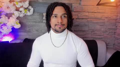 Snapshot of mike_estevess chatting on 02.23.25   online show from 02.23.25