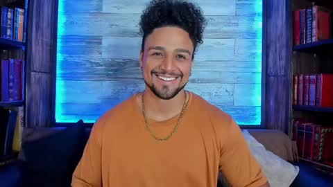 Snapshot of mike_estevess chatting on 03.07.25   online show from 03.07.25