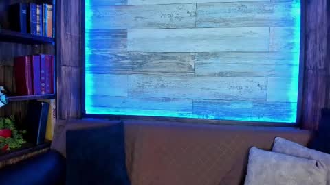 Snapshot of mike_estevess chatting on 03.07.25   online show from 03.07.25