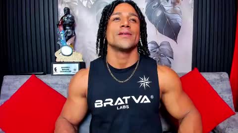 Snapshot of mike_estevess chatting on 09.13.25   online show from 09.13.25