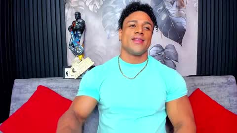 Snapshot of mike_estevess chatting on 09.18.25   online show from 09.18.25