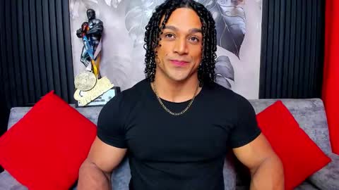 Snapshot of mike_estevess chatting on 10.08.25   online show from 10.08.25