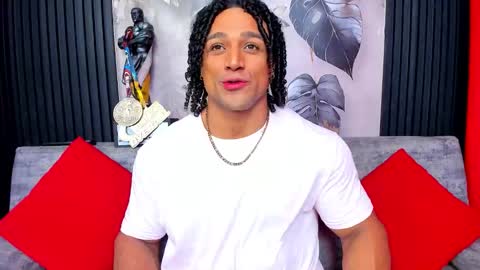 Snapshot of mike_estevess chatting on 10.10.25   online show from 10.10.25