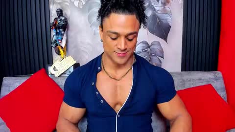 Snapshot of mike_estevess chatting on 10.21.25   online show from 10.21.25