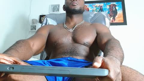 Snapshot of mike_kingcum chatting on 12.12.24 mike online show from 12.12.24