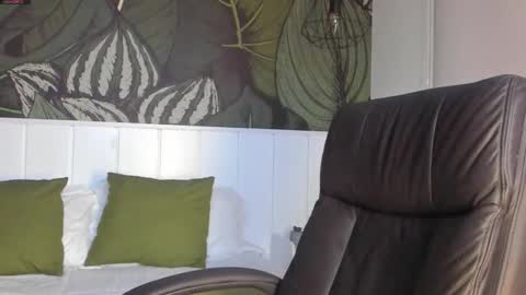 Mike Montoya online show from 10.22.25