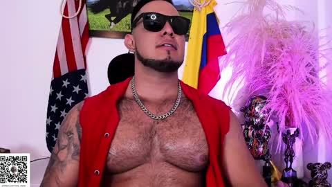 Snapshot of mikeblake_ chatting on 02.08.25 mikeblake_ online show from 02.08.25