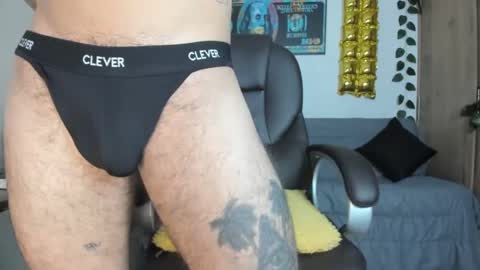 Snapshot of mikee_scooth chatting on 12.23.24 mikee_scooth online show from 12.23.24