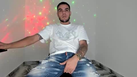 mikee_scooth online show from 04.12.26