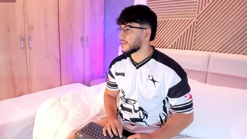 Mikeee online show from 04.02.26