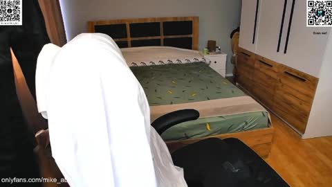 Mike    online show from 04.07.26