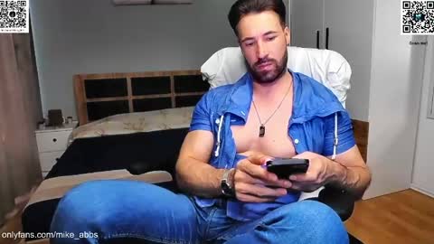 Snapshot of mikestrip chatting on 06.05.26 Mike online show from 06.05.26
