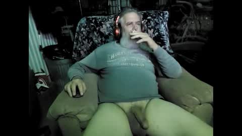 Snapshot of mikevm420 chatting on 12.05.24 mike online show from 12.05.24