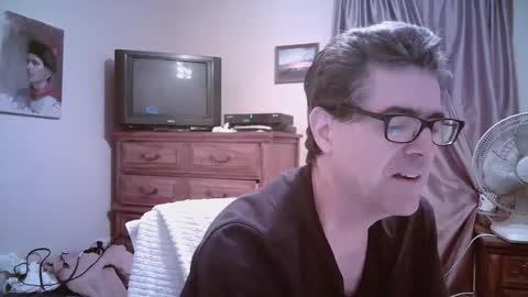 Snapshot of mikewulds chatting on 05.19.26 Mike online show from 05.19.26