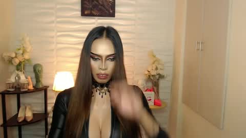 Mistress MikeyAlawi online show from 12.23.24