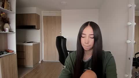 VIOLETAMIKE online show from 09.25.25