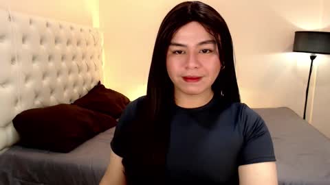 Snapshot of mikha_sensual chatting on 01.23.25 Theresa Luna online show from 01.23.25
