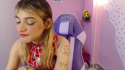 Mikka 3 online show from 10.31.25