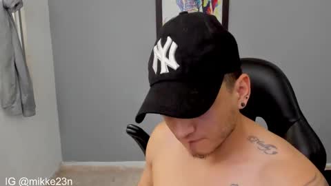 Snapshot of mikke_love chatting on 01.26.25 MIKKE online show from 01.26.25