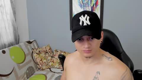 Snapshot of mikke_love chatting on 02.12.25 MIKKE online show from 02.12.25