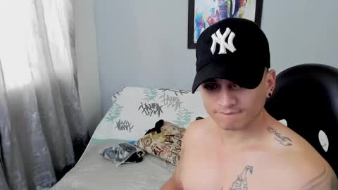Snapshot of mikke_love chatting on 02.19.25 MIKKE online show from 02.19.25