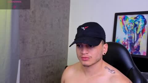 Snapshot of mikke_love chatting on 06.25.26 MIKKE online show from 06.25.26