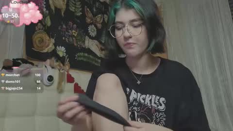 Snapshot of miko_meow chatting on 10.16.25 Miko online show from 10.16.25