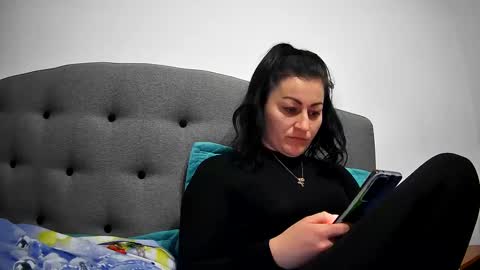 Mikyloveu online show from 02.28.25